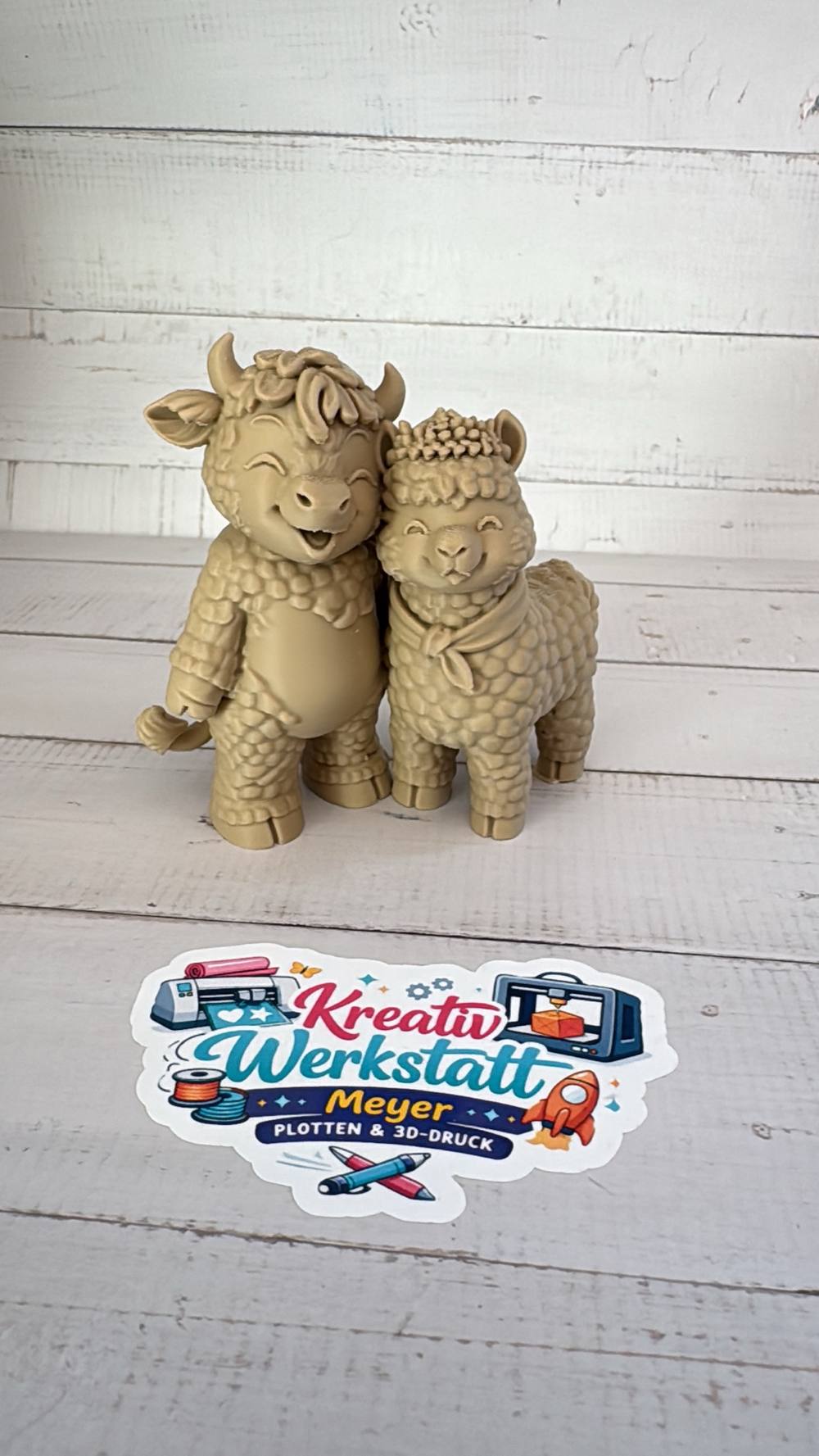 3D-gedrucktes Highland-Rind und Alpaka als Freunde-Figur
